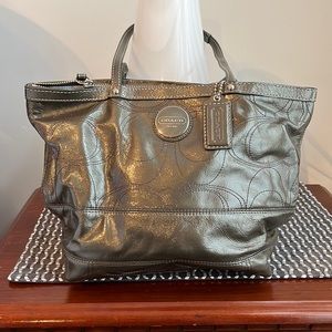 COACH 🐎 purse olive